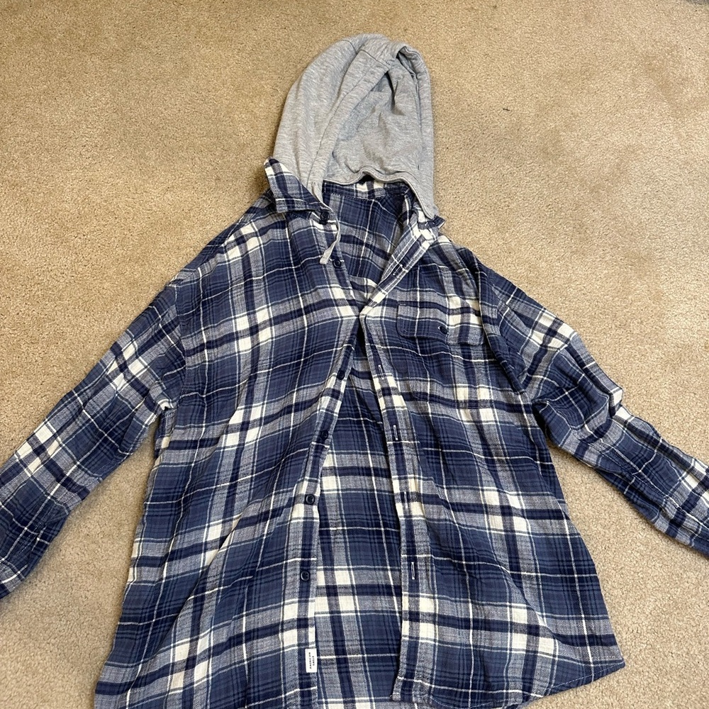 American Eagle Outfitters Blue and Gray Plaid Button Down Shirt